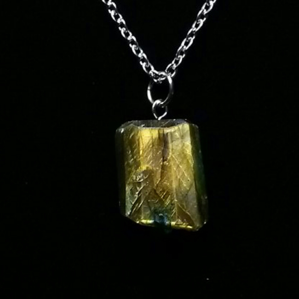 Labradorite Necklace - Picture 6 of 8